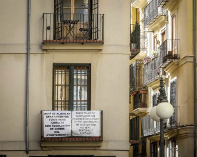 Valencia arranca su campaña contra pisos turísticos con 10 órdenes de cierre