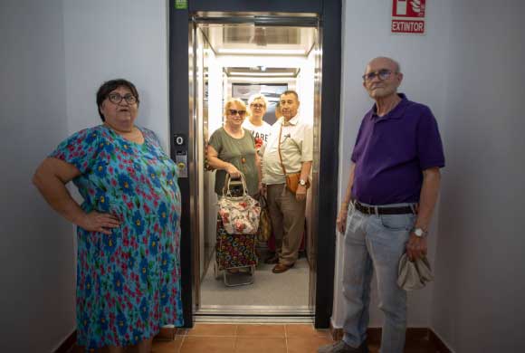 Subir la compra en un ascensor después de 40 años